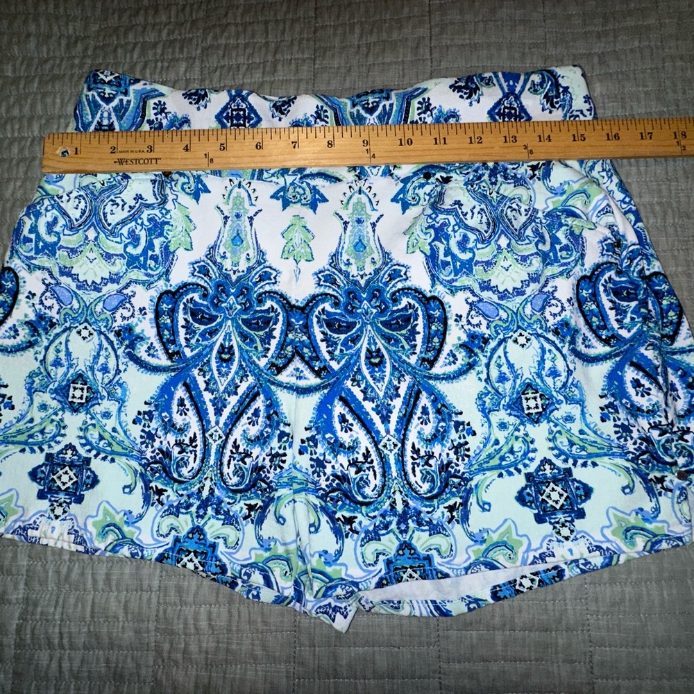 INC Stretch Shorts in blue pattern - Picture 3 of 6